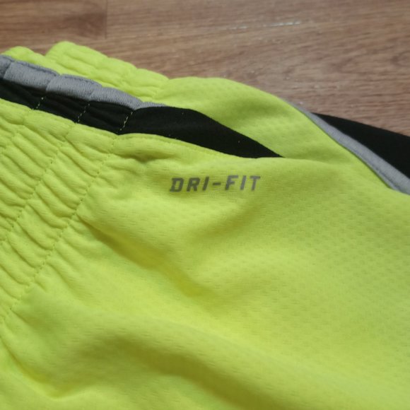 Nike Shorts Womens Sz Small Green Dri Fit Active Running Athletic Lined Swoosh - Picture 10 of 10
